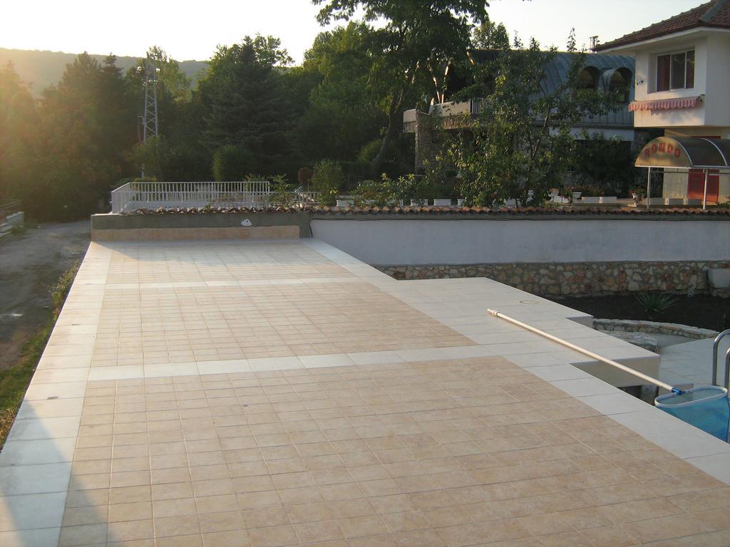 Eli Guest House Balchik Bagian luar foto